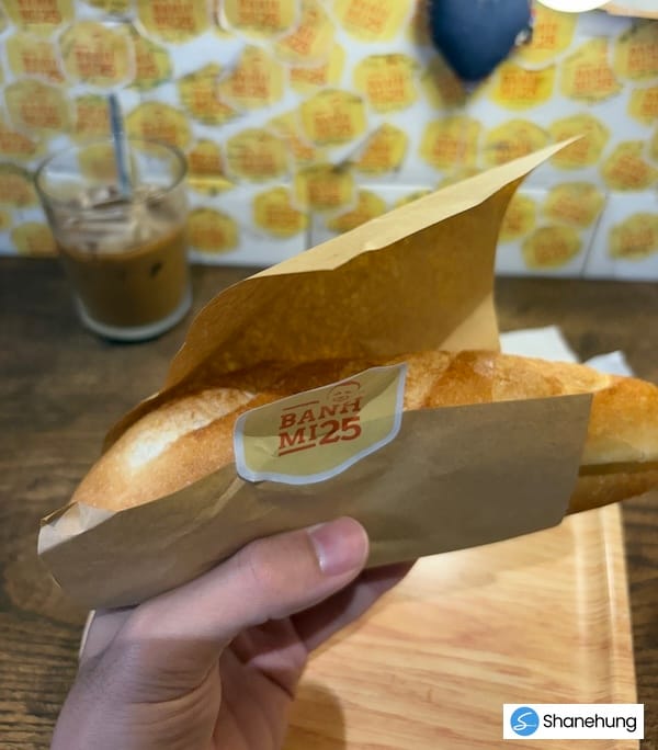 Bánh Mì 25